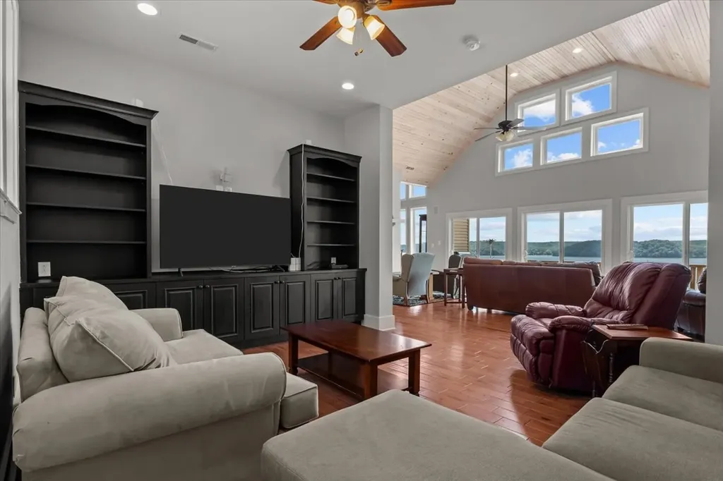 300 Sunset Ridge Waverly TN 37185