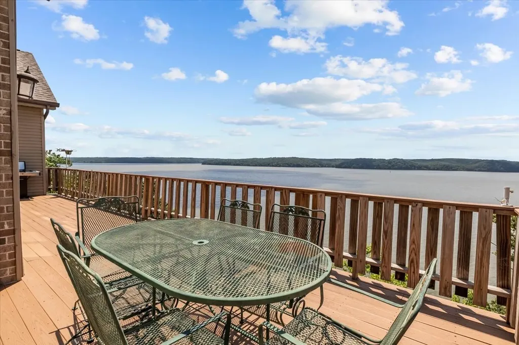 300 Sunset Ridge Waverly TN 37185