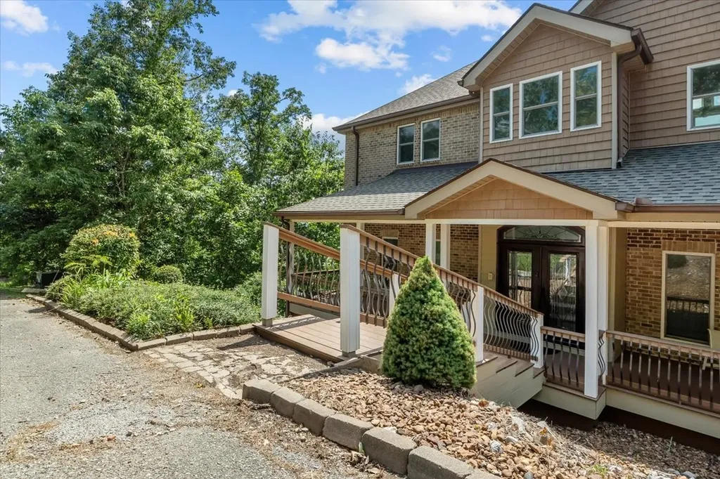 300 Sunset Ridge Waverly TN 37185