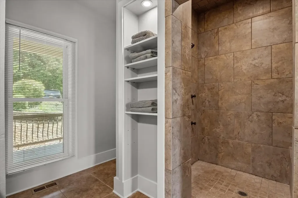 300 Sunset Ridge Waverly TN 37185
