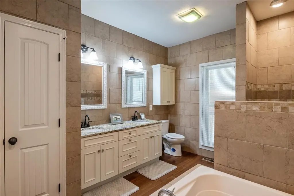 300 Sunset Ridge Waverly TN 37185