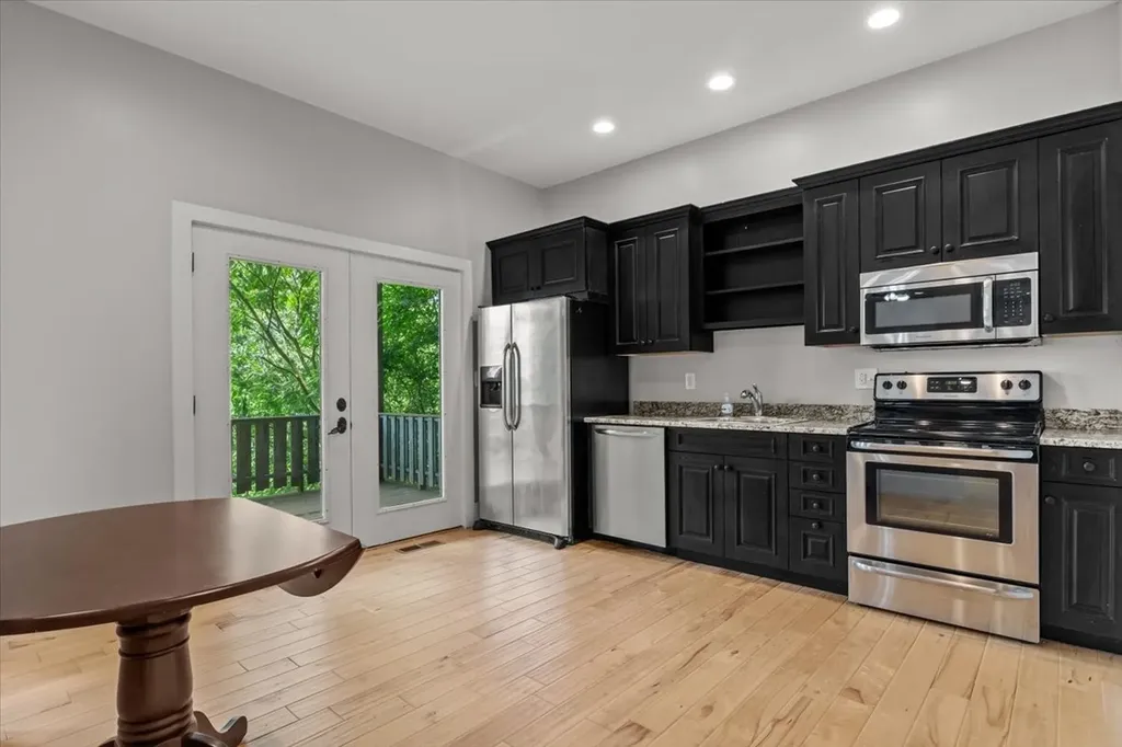 300 Sunset Ridge Waverly TN 37185
