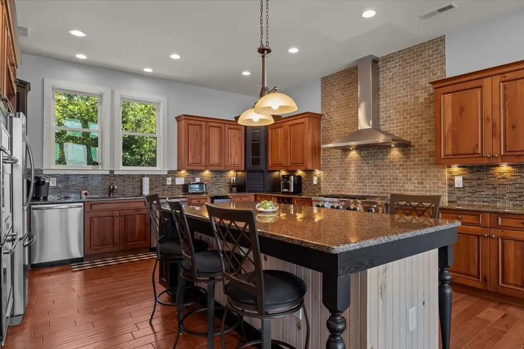 300 Sunset Ridge Waverly TN 37185