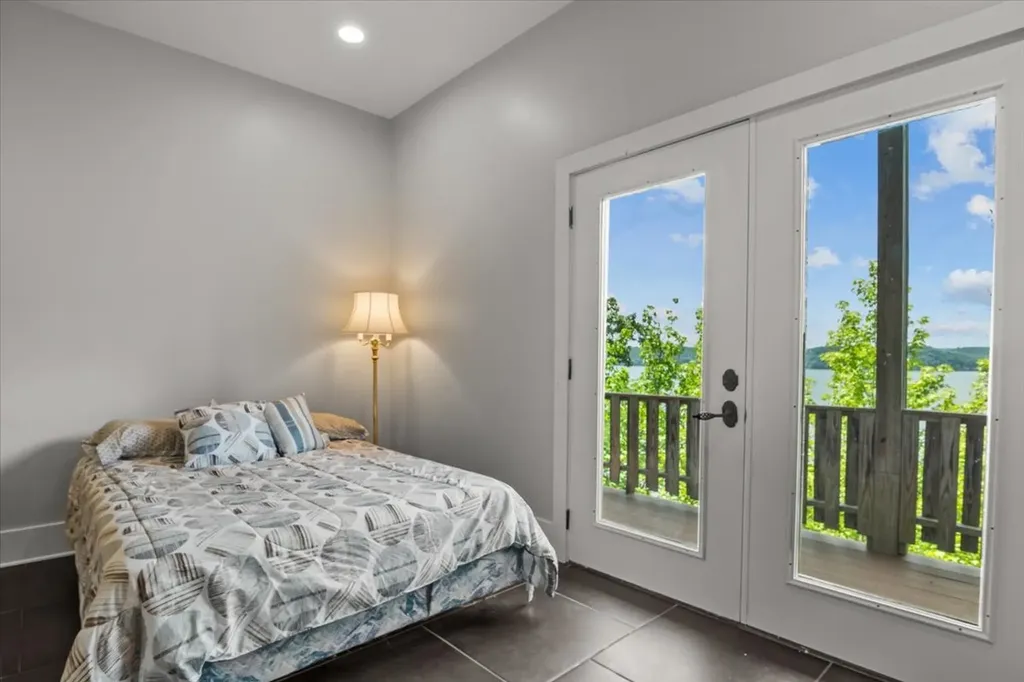 300 Sunset Ridge Waverly TN 37185
