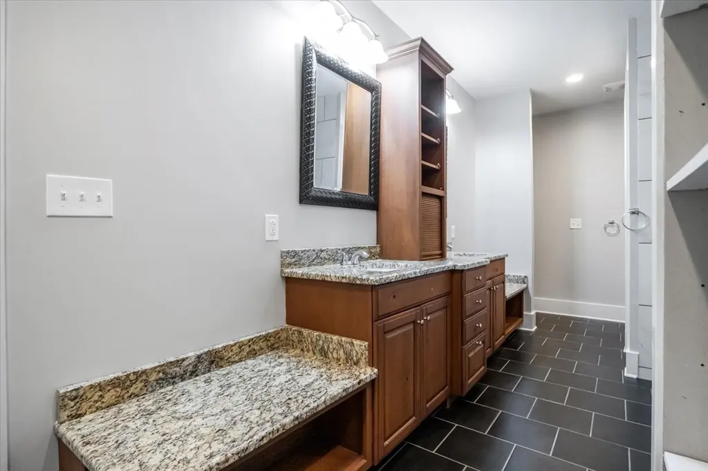 300 Sunset Ridge Waverly TN 37185
