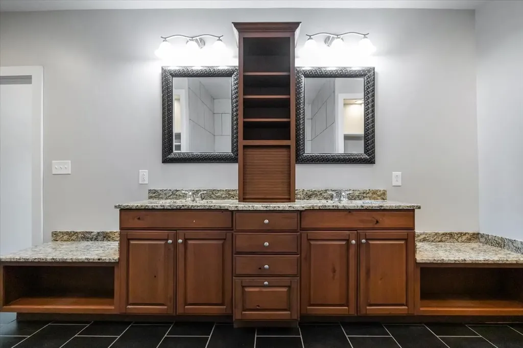 300 Sunset Ridge Waverly TN 37185