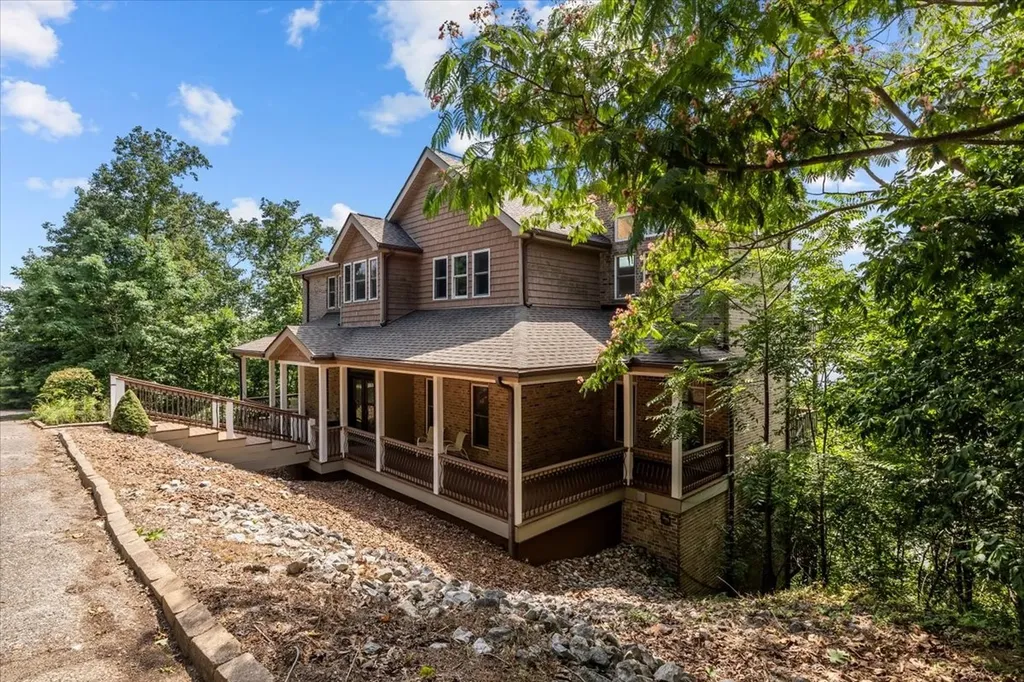 300 Sunset Ridge Waverly TN 37185