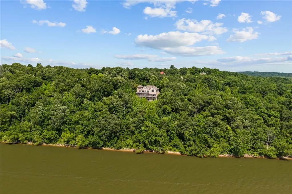 300 Sunset Ridge Waverly TN 37185