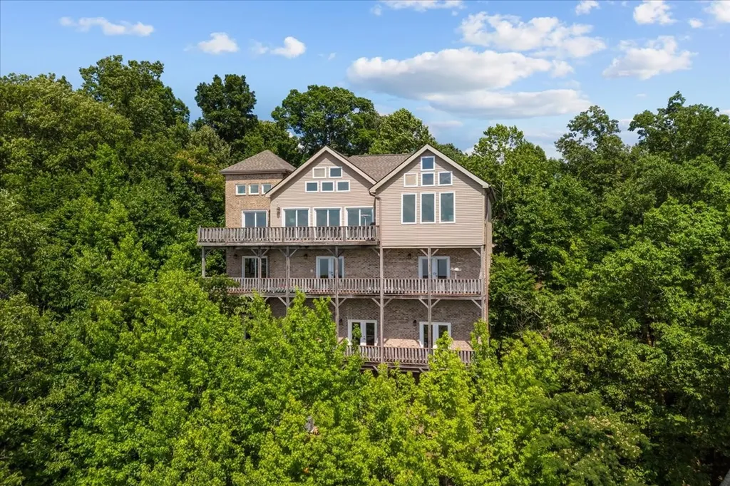 300 Sunset Ridge Waverly TN 37185
