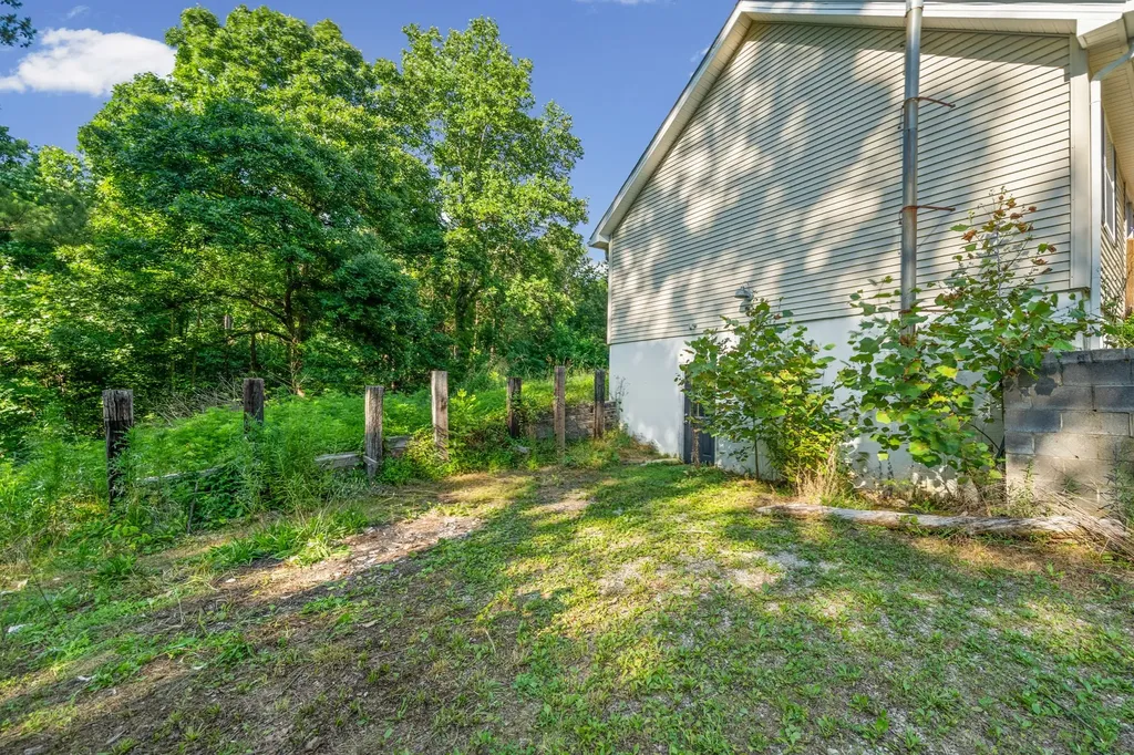 6190 Mount Zoar Latham Road Hopkinsville KY 42240