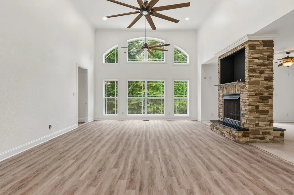 2214 Trieste Trail Adams TN 37010