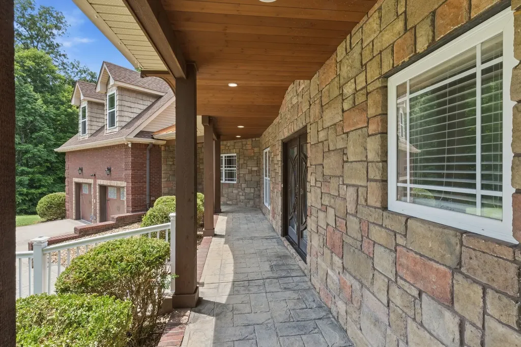 2214 Trieste Trail Adams TN 37010