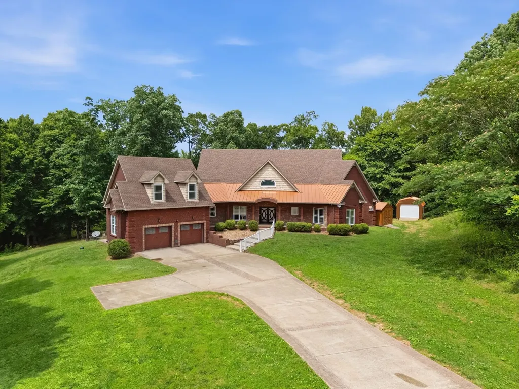 2214 Trieste Trail Adams TN 37010