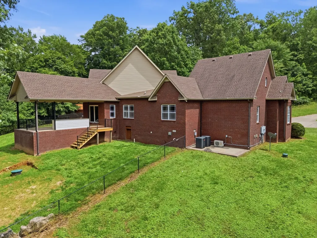 2214 Trieste Trail Adams TN 37010