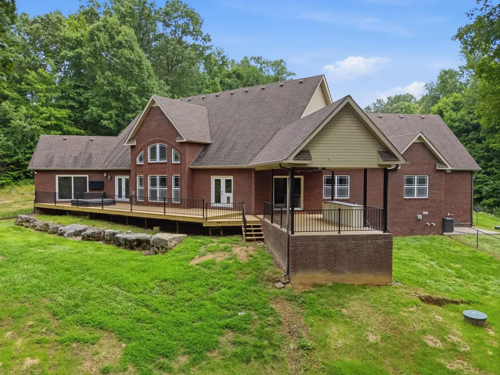 2214 Trieste Trail Adams TN 37010