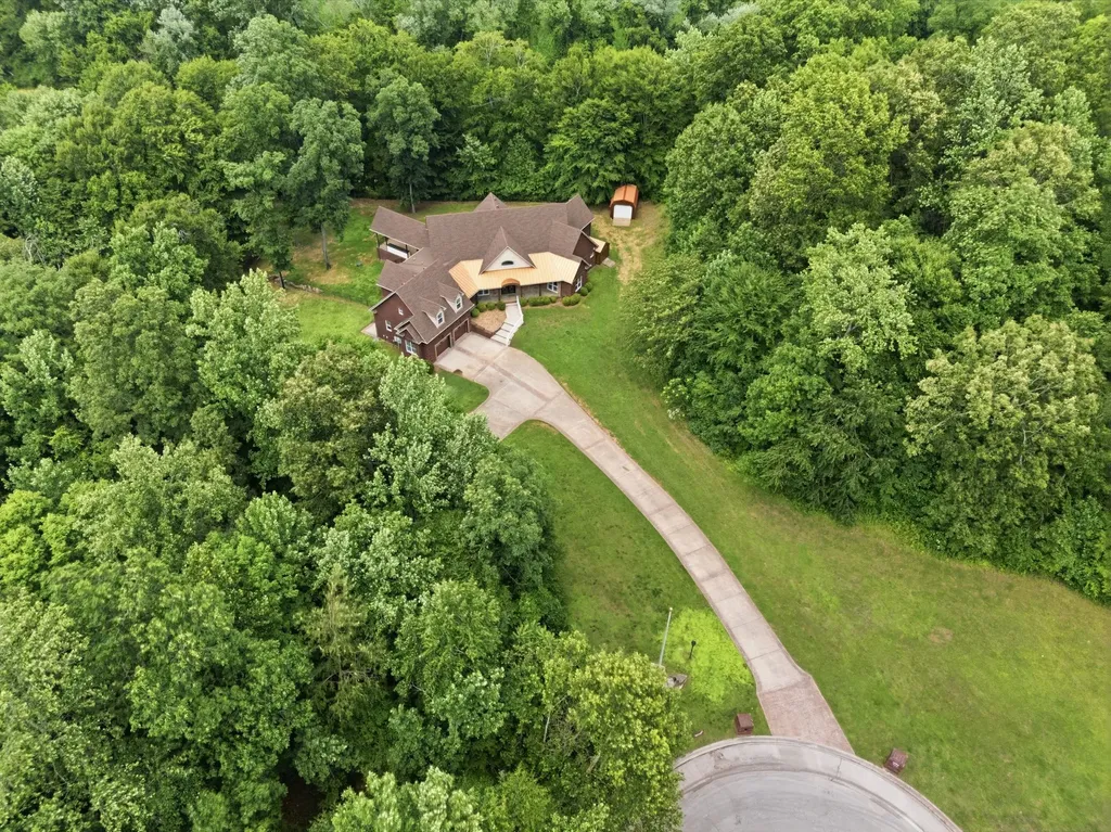 2214 Trieste Trail Adams TN 37010