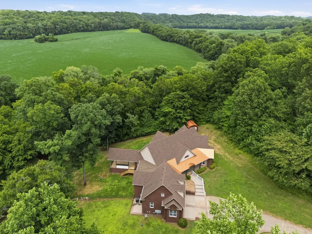 2214 Trieste Trail Adams TN 37010