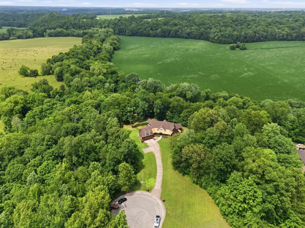 2214 Trieste Trail Adams TN 37010