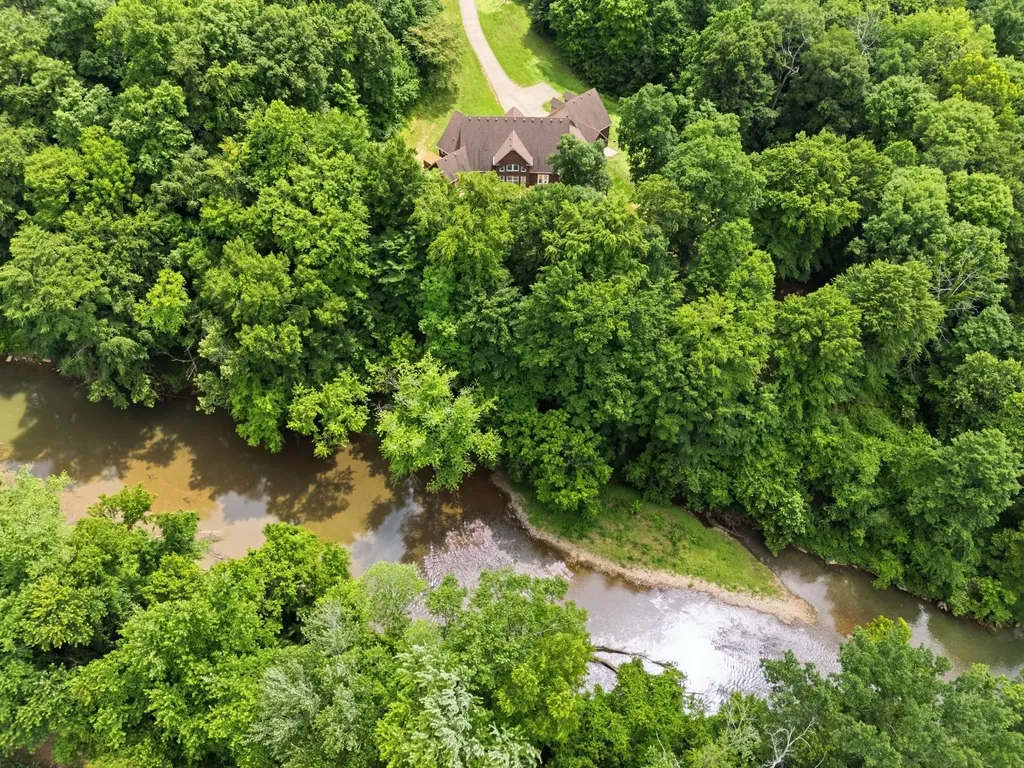 2214 Trieste Trail Adams TN 37010