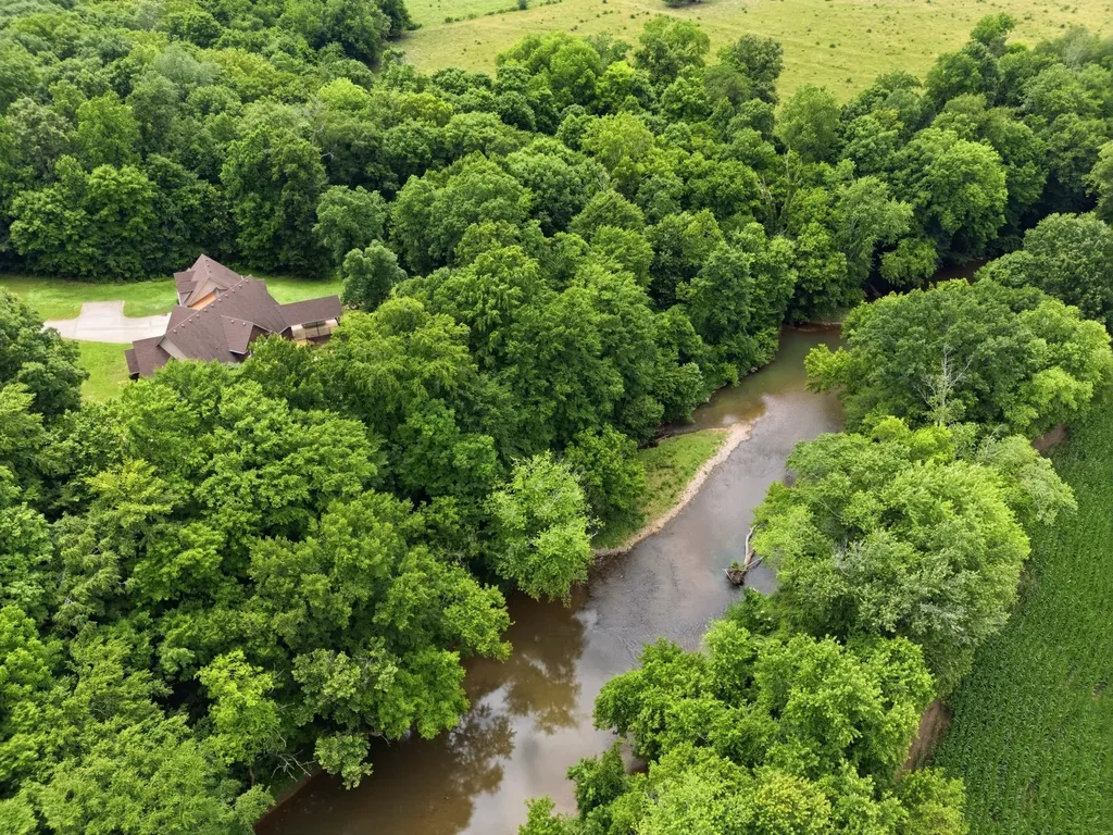 2214 Trieste Trail Adams TN 37010