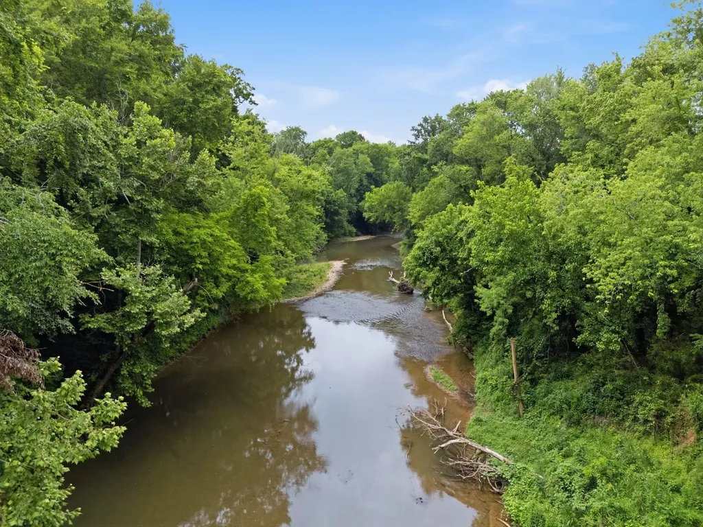 2214 Trieste Trail Adams TN 37010