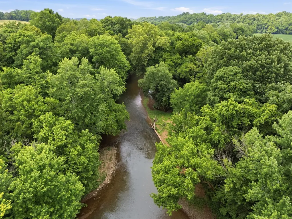 2214 Trieste Trail Adams TN 37010