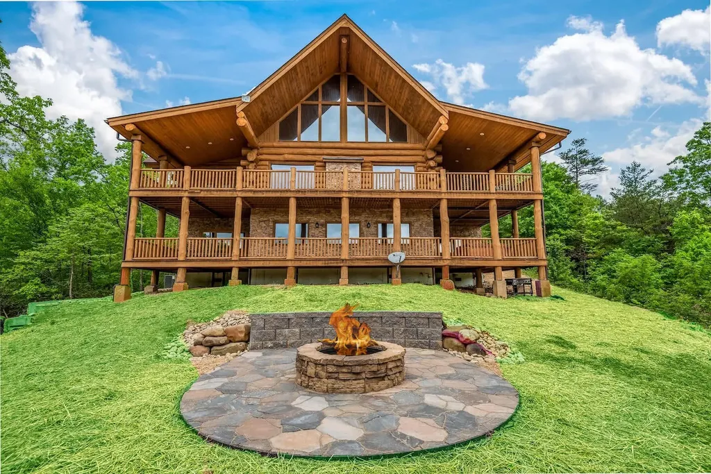 618 Big Bear Ridge Road Gatlinburg TN 37738