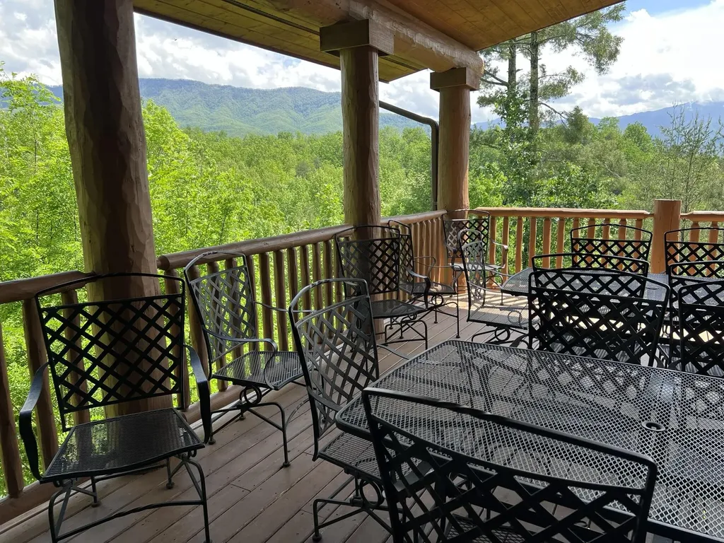 618 Big Bear Ridge Road Gatlinburg TN 37738