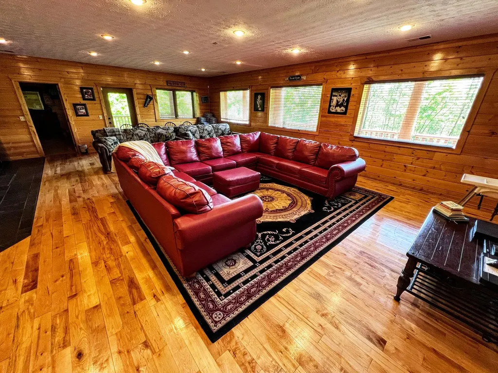 618 Big Bear Ridge Road Gatlinburg TN 37738