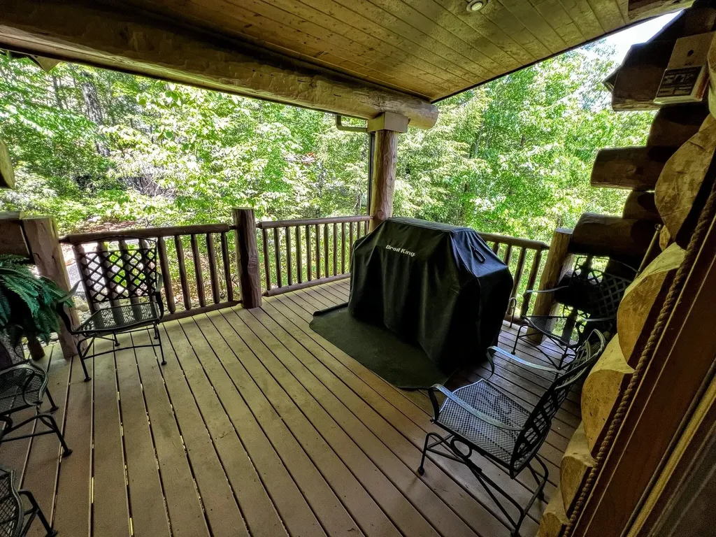 618 Big Bear Ridge Road Gatlinburg TN 37738