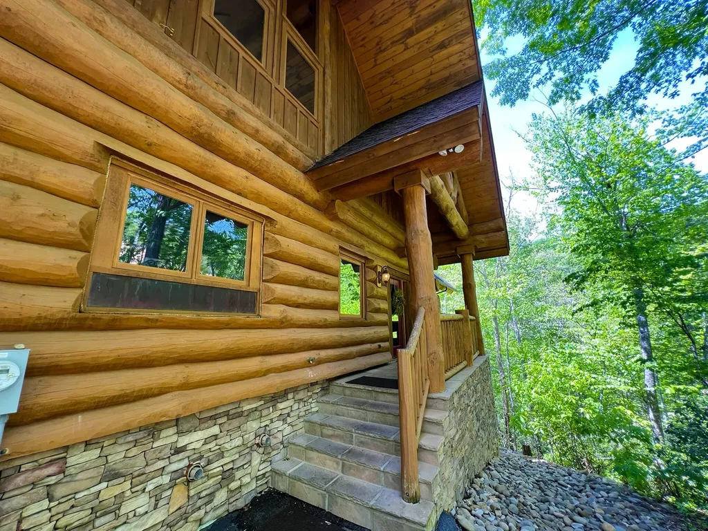 618 Big Bear Ridge Road Gatlinburg TN 37738