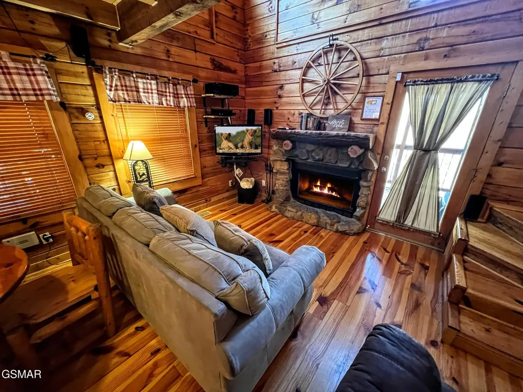 3035 Brothers Way Sevierville TN 37862