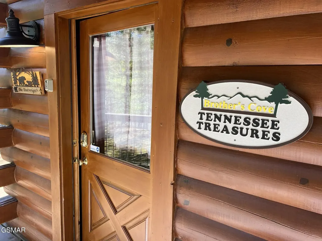 3035 Brothers Way Sevierville TN 37862