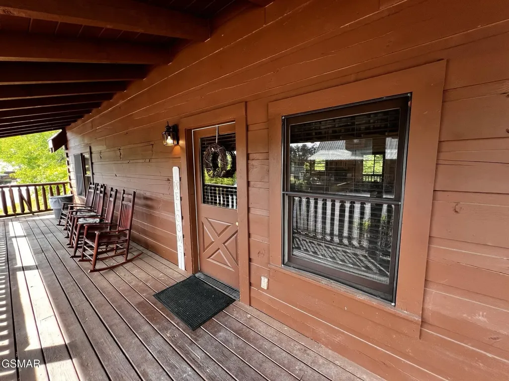 3216 White Falcon Way Pigeon Forge TN 37863