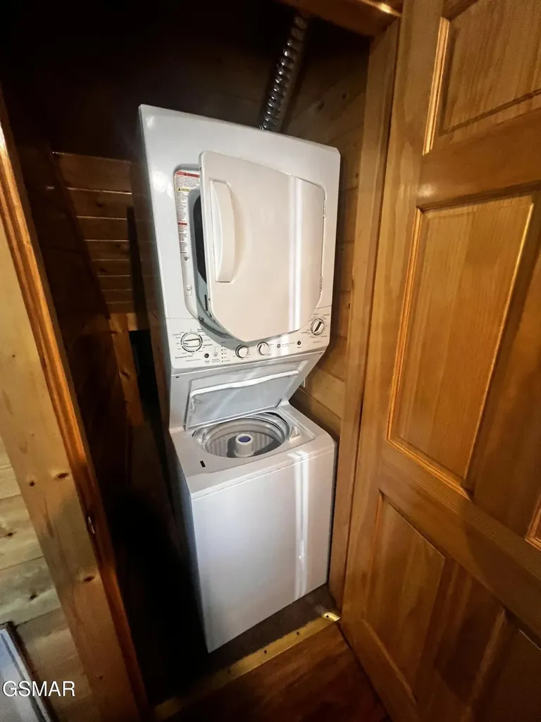 3216 White Falcon Way Pigeon Forge TN 37863