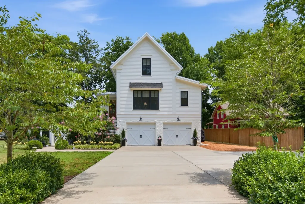 1711 Sycamore Beach Court Chapmansboro TN 37035
