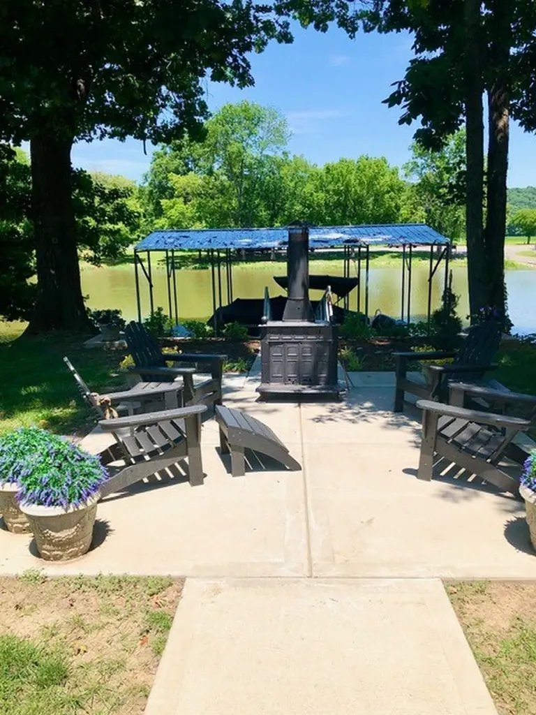 1711 Sycamore Beach Court Chapmansboro TN 37035