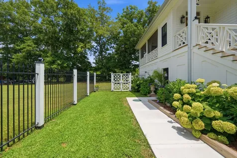 1711 Sycamore Beach Court Chapmansboro TN 37035