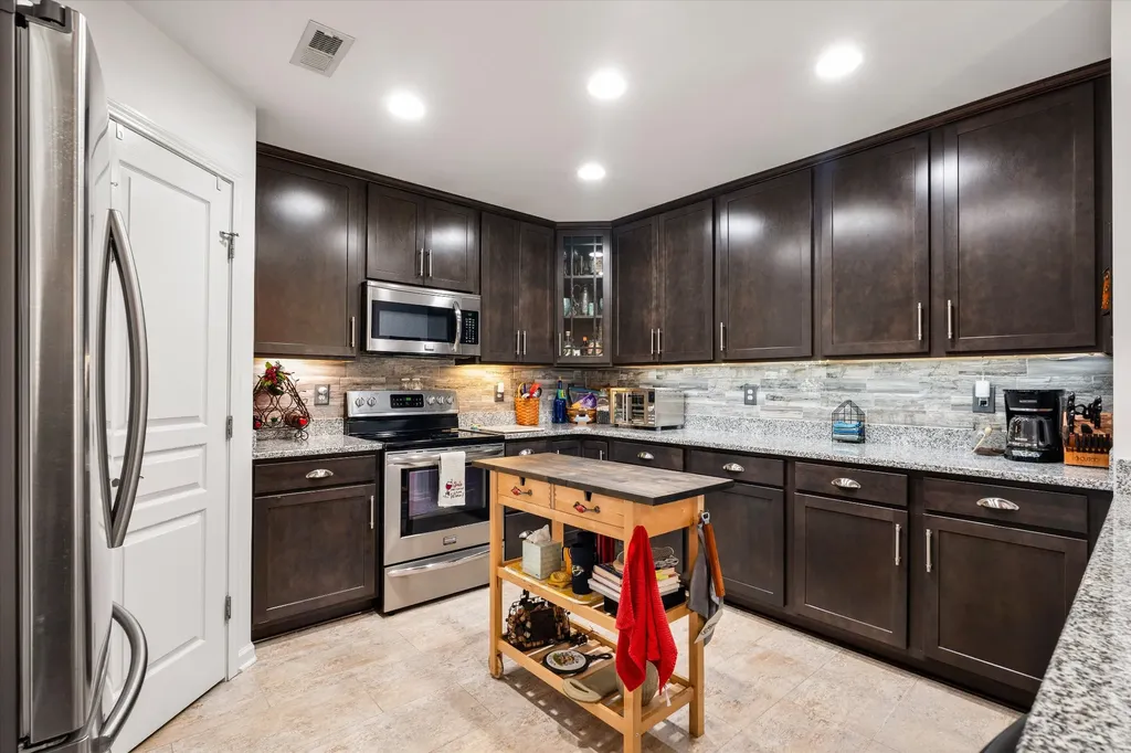 395 Devon Chase Hill Gallatin TN 37066