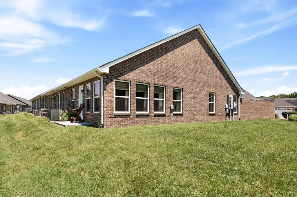 395 Devon Chase Hill Gallatin TN 37066