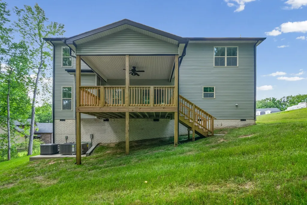 907 Douglas Lane Clarksville TN 37043