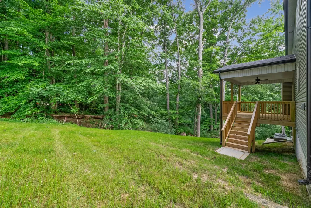907 Douglas Lane Clarksville TN 37043