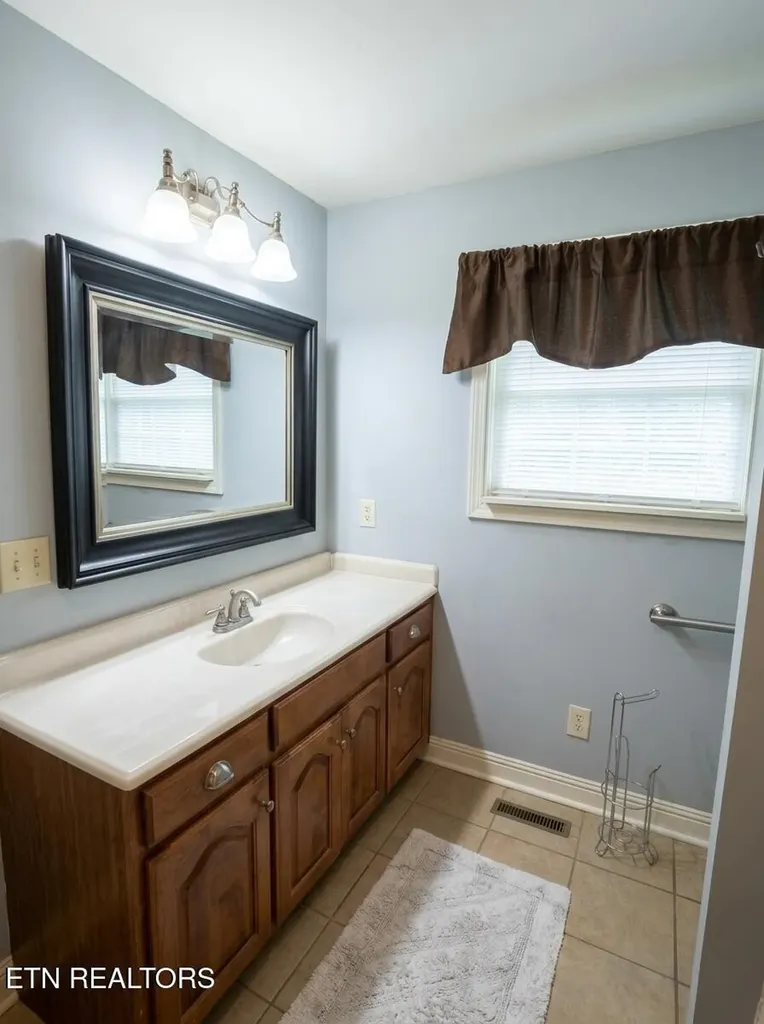 1459 Old Elmore Road Crossville TN 38571