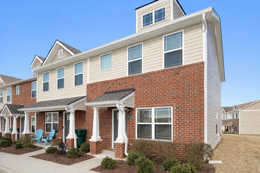 2027 Blossom Run Spring Hill TN 37174