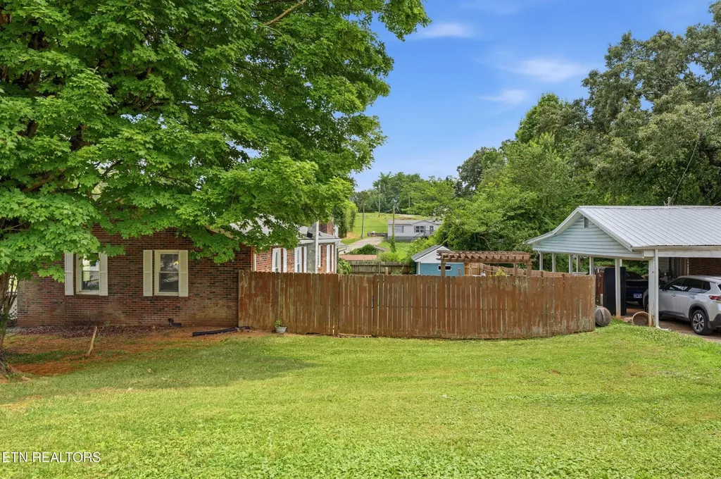 513 Smokey Drive Loudon TN 37774