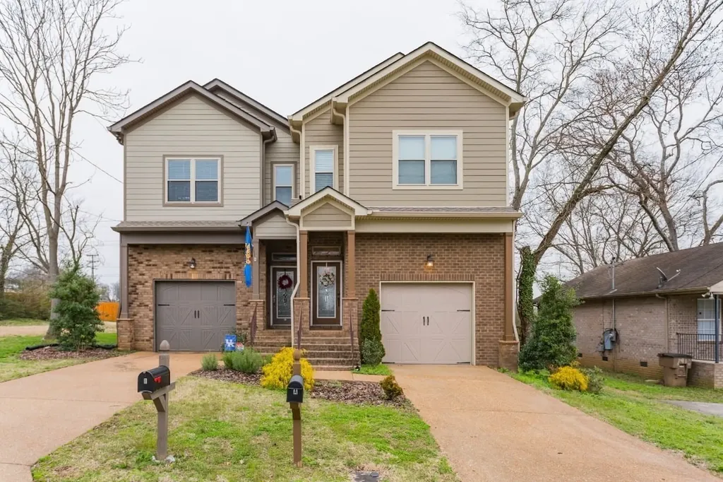 2016 14th Ave, N Nashville TN 37208
