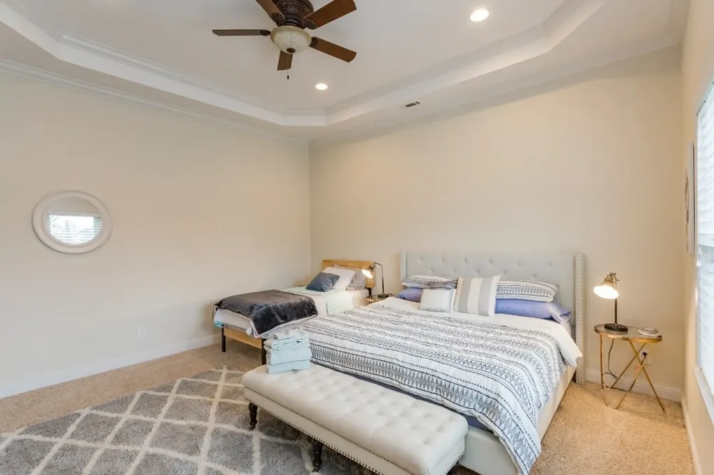 2016 14th Ave, N Nashville TN 37208