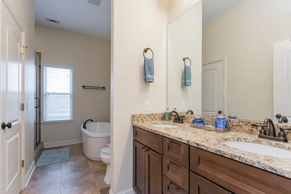 2016 14th Ave, N Nashville TN 37208