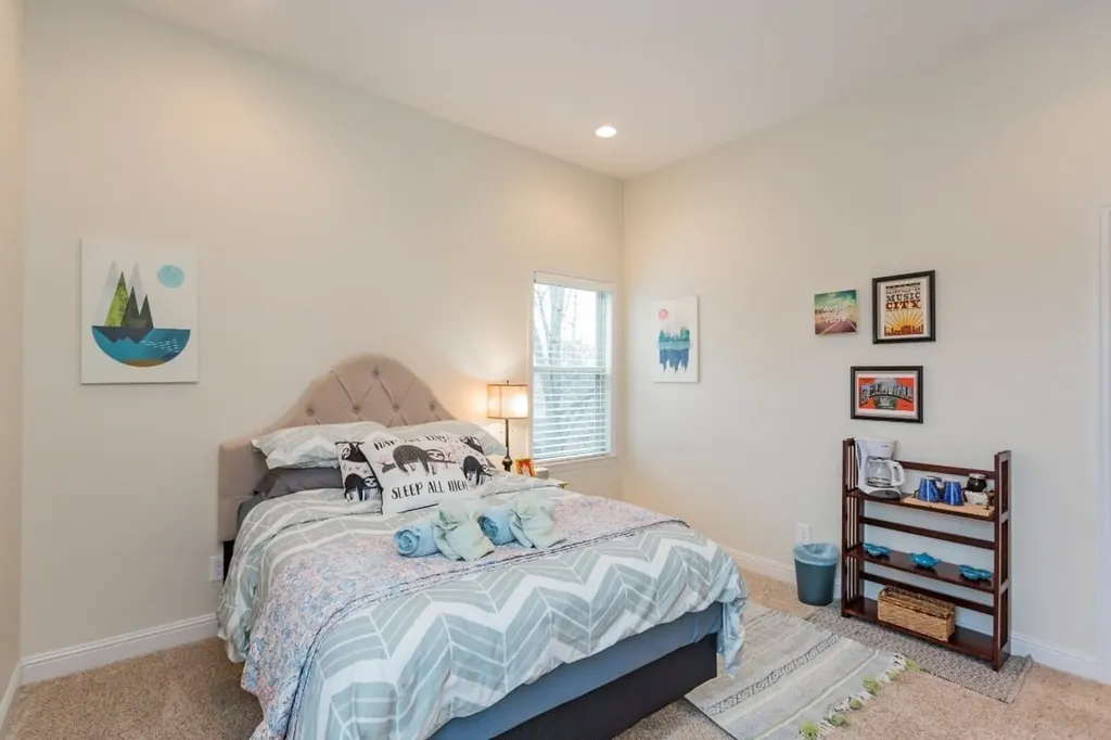 2016 14th Ave, N Nashville TN 37208