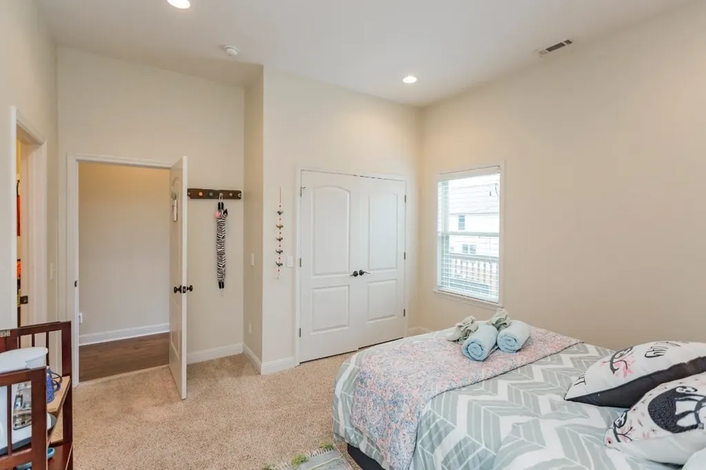 2016 14th Ave, N Nashville TN 37208